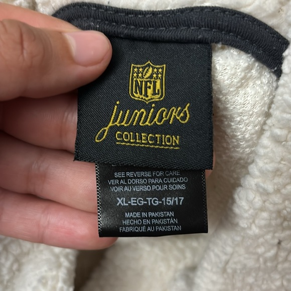 New England Patriots White Fur Zip Up Sherpa - Picture 5 of 5